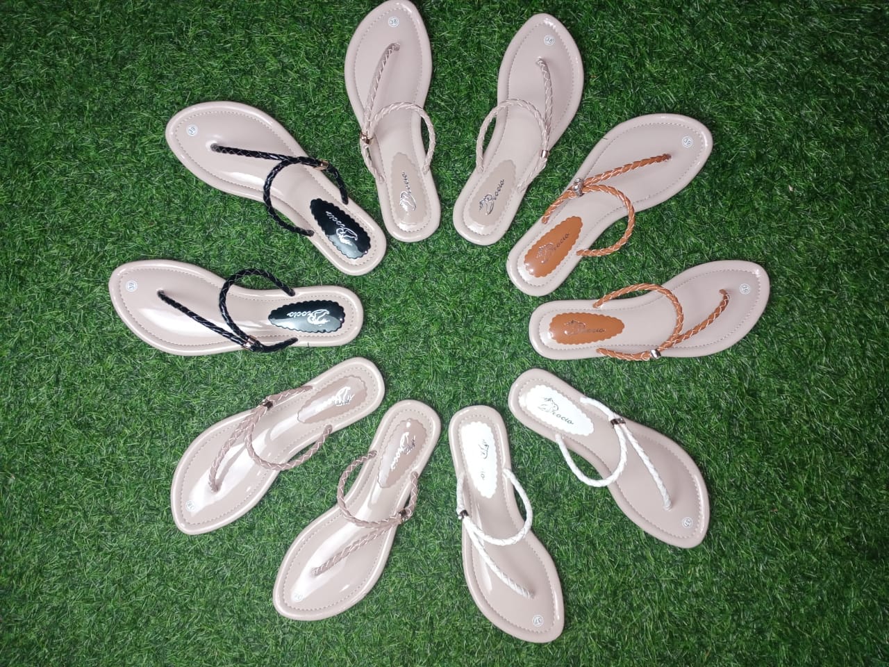 Sandal Santai Wanita